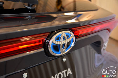 2021 Toyota Venza , logo trunk